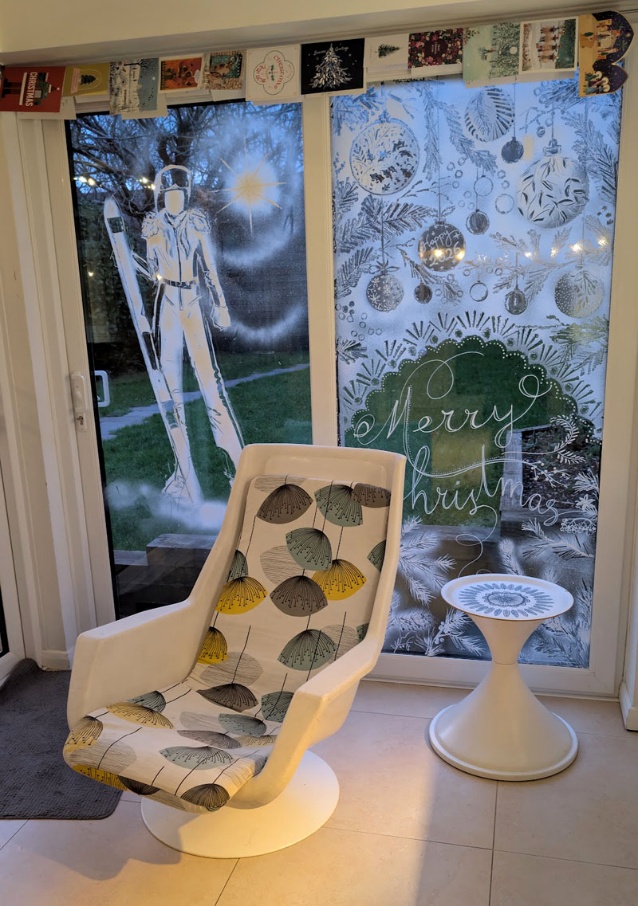 snow art window, contemporary snow graffiti, Christmas decorations ideas